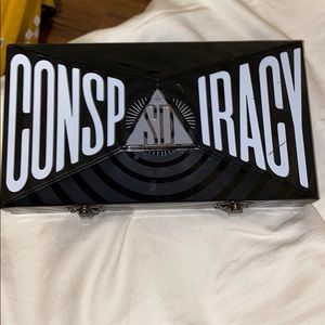 CONSPIRACY EYESHADOW PALLET (BRAND NEW)